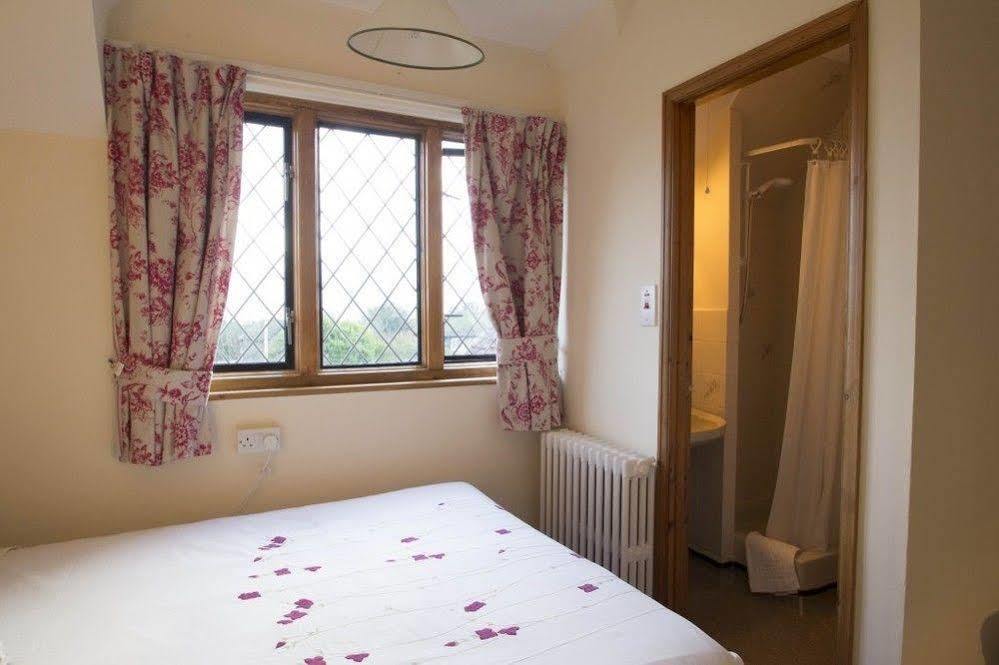 Fern Lodge Guesthouse Hythe  Exteriör bild